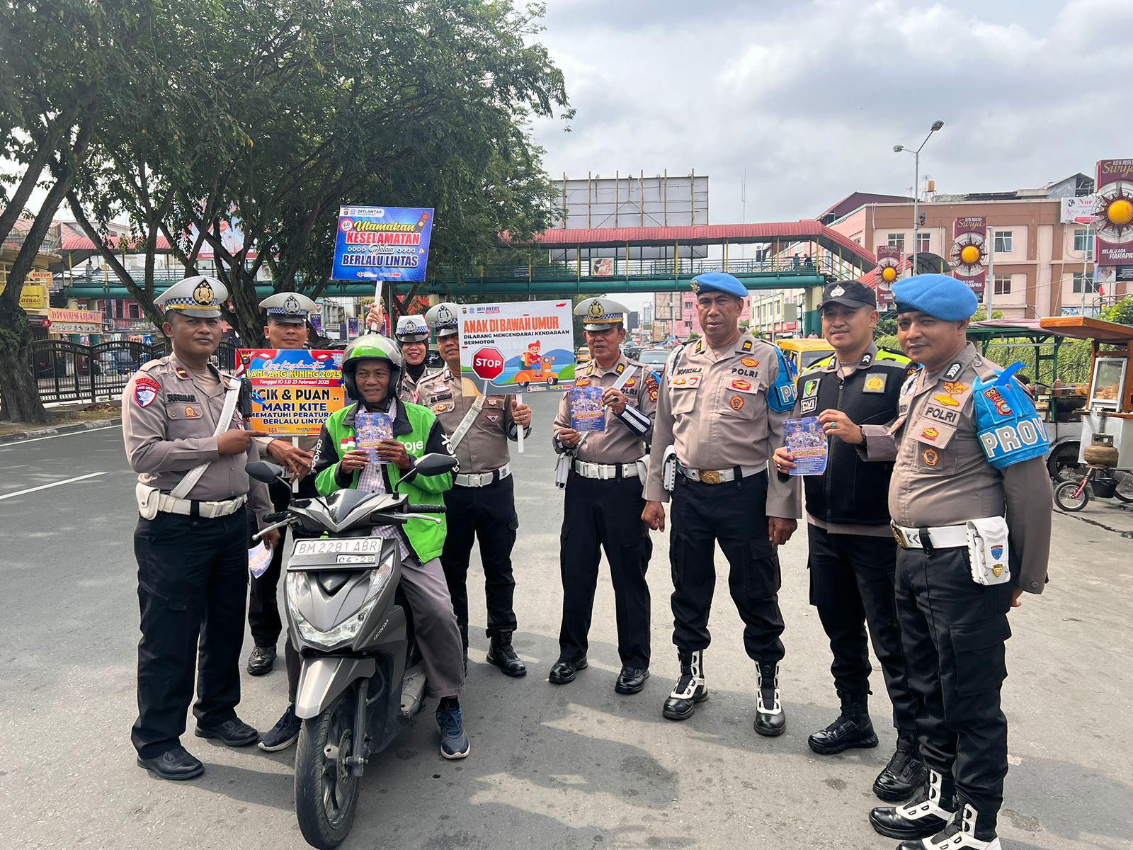 Hari Ke dua Operasi Keselamatan Lancang Kuning 2025 Dirlantas Polda Riau Gencar Melaksanakan Kegiatan Edukasi